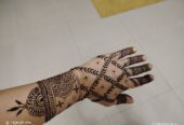 Henna on hands and henna lessons