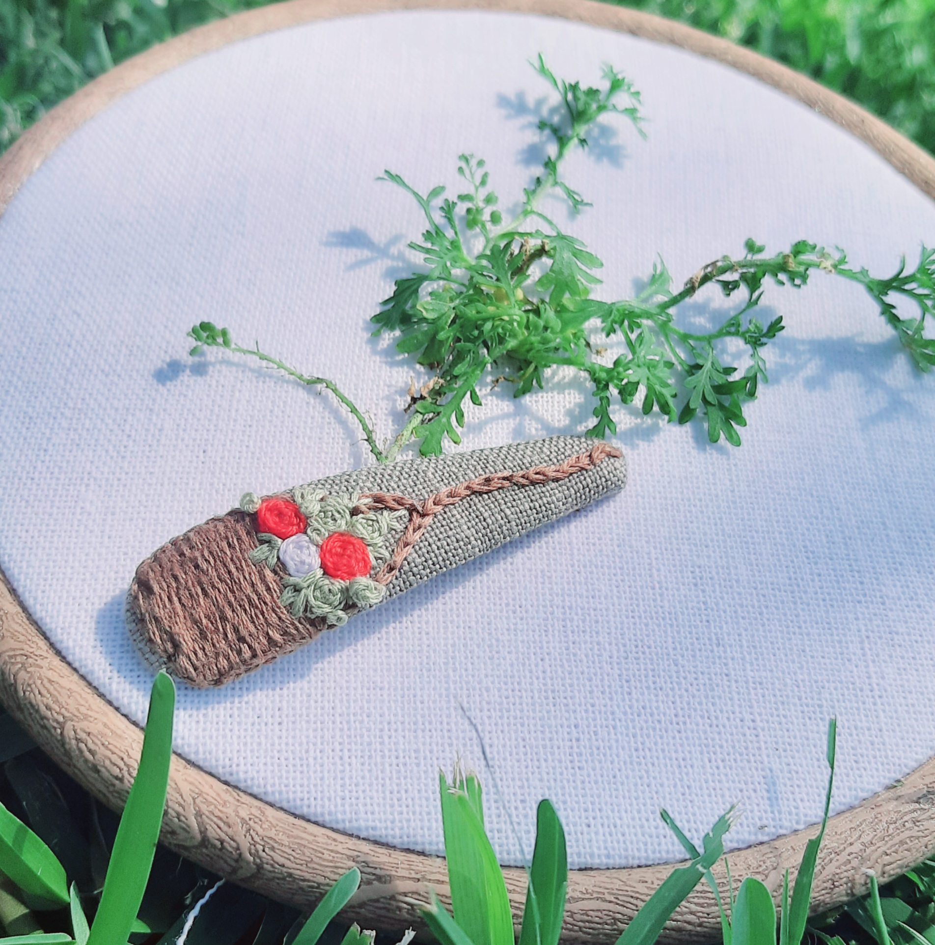 Gifting/personalised/Embroidered HandmadeHair Clip