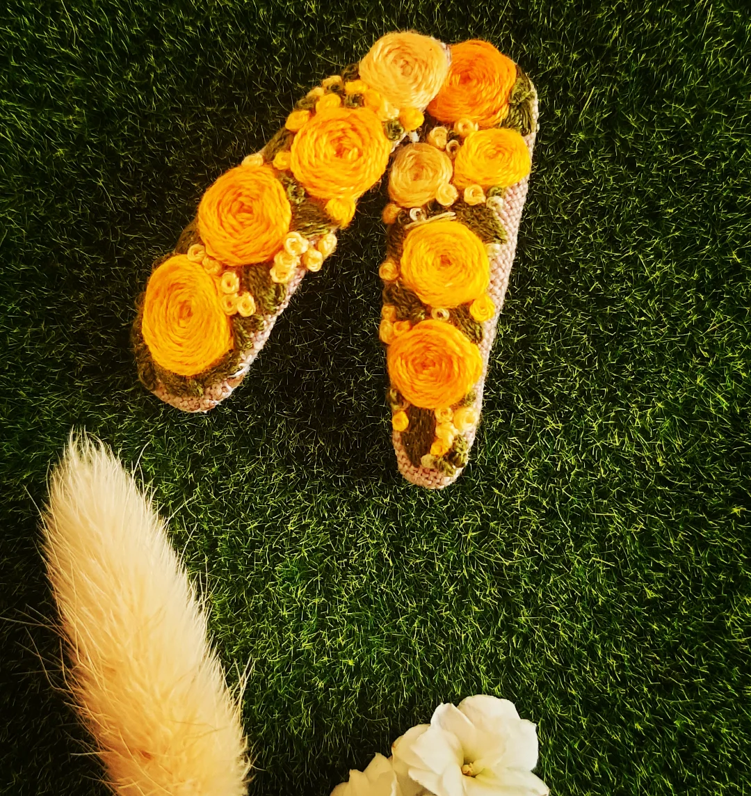 Custom-made Embroidered Hair Clips/Birthday Gift