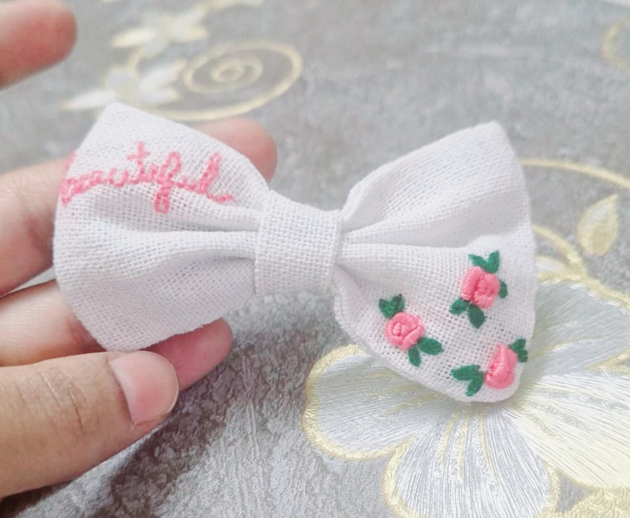 Hair bows/gifting/Customised hair bows/Cute and Elegant