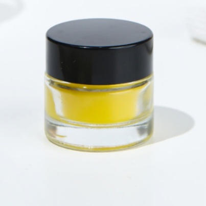 Concentrated solid perfume