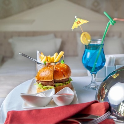 Crispy Chicken Burger With Mojito Combo